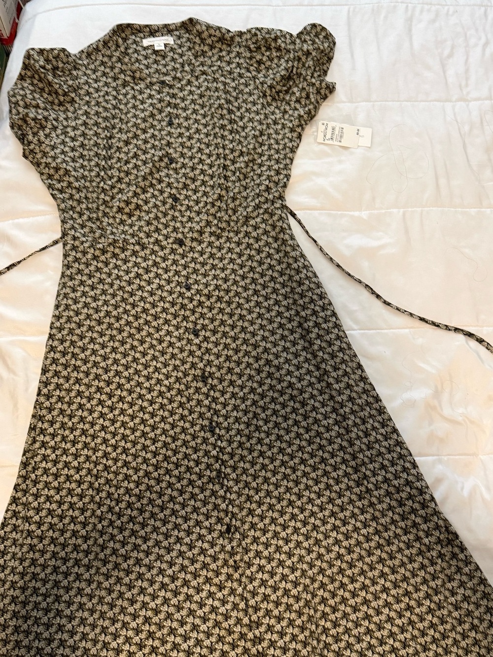 Treasure Bond Brand New Tie-Waist Midi Dress - Black/Cream